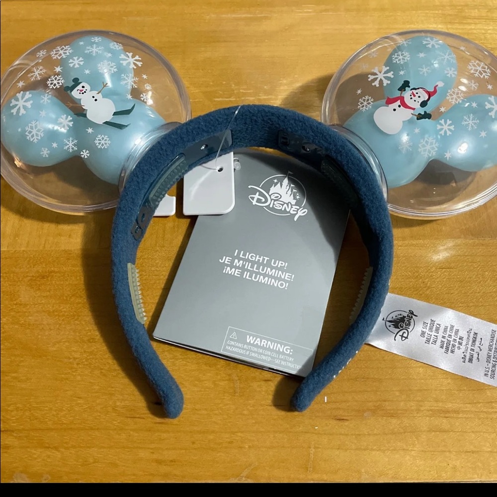 3D Balloon Ears Mickey Mouse Holiday
Snowman Balloon Light-Up Ears for Adults.